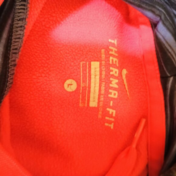 Nike women's hoodie size Large - Picture 3 of 3